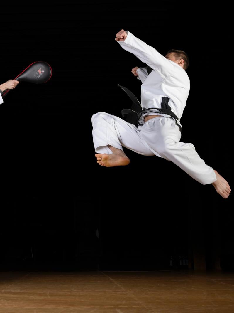 Frank Burkart Yeoljeong Taekwon-Do Twimyo Dollyo Chagi